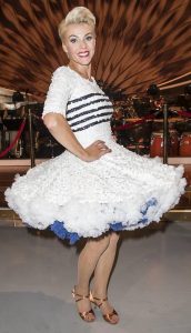 Hovedgade Specialisere du er Katrine syr kjoler til Vild med Dans – Beklædningshåndværkerne